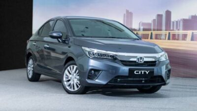 Perbandingan Toyota Corolla dan Honda City: Mengulas 2 Sedan Terkemuka dari Jepang